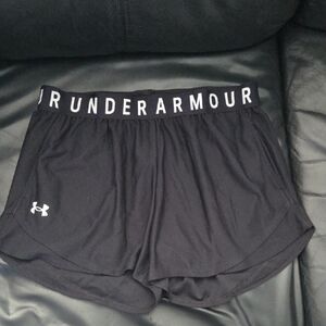 Under Armour Women's SZ M Athletic Gym Black Heat gear Shorts White Logo Broad